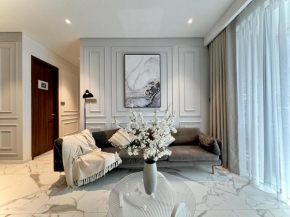 Metropole Thu Thiem - Luna Apartment - Chic, Unbeatable LOCATION, Great Value!!!